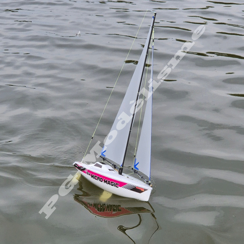 Micro Magic kit with assembled hull + 2 mounted servos + radio